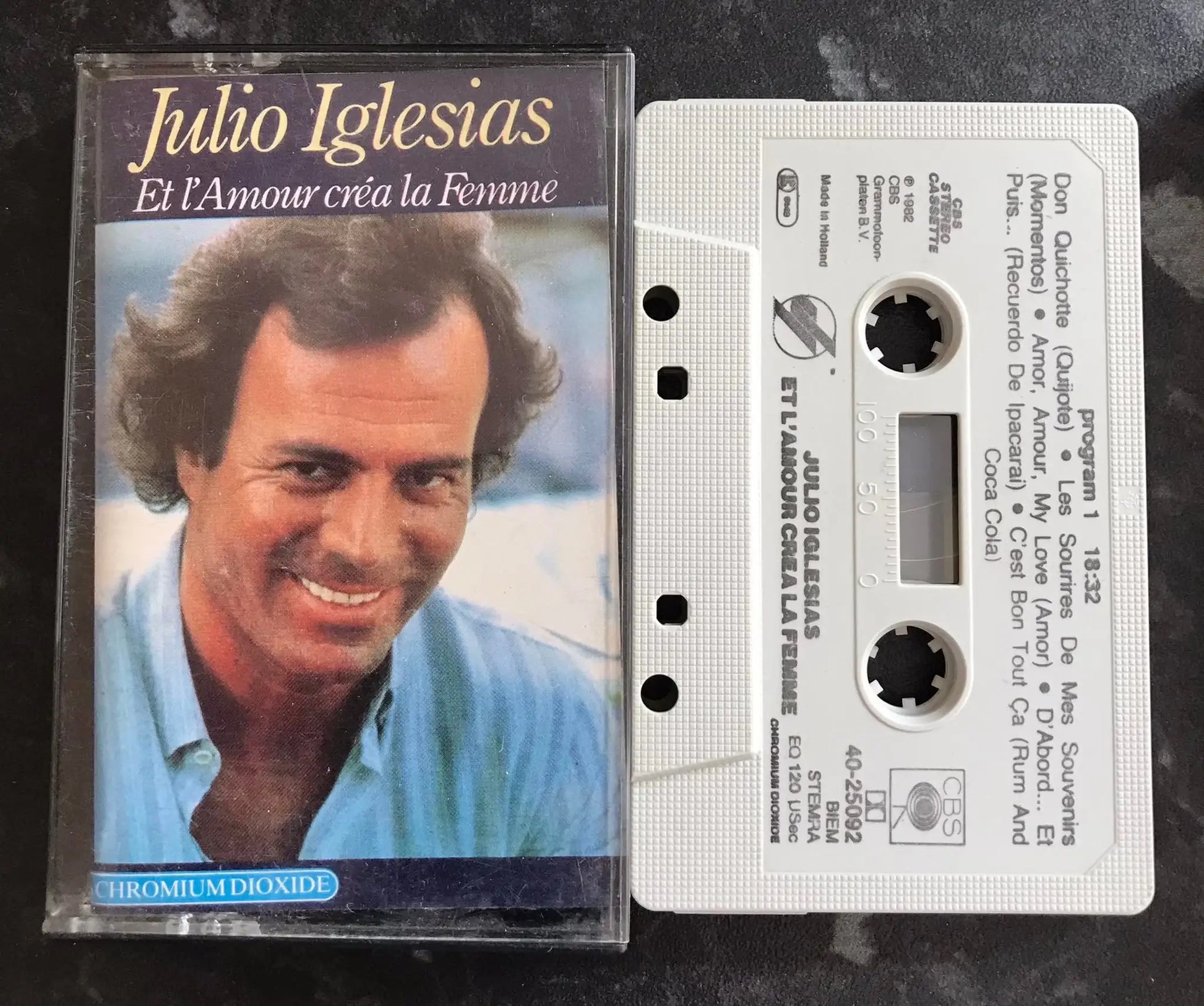 Julio Iglesias, Et L'amour Crea La Femme, CBS, 40-25092, Vintage Cassette Magretro