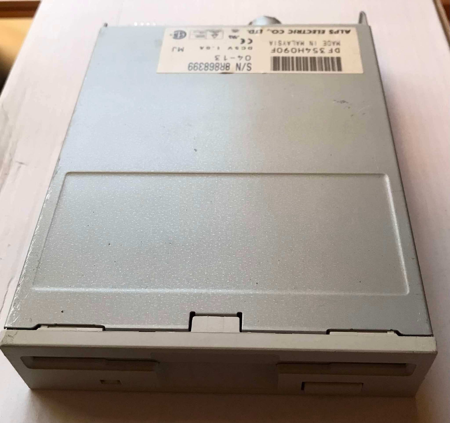 Alps DF354H090F, Beige, 3.5" Inch 1.44MB Internal Floppy Disk Drive, FDD Magretro
