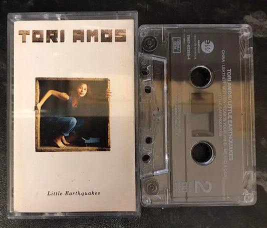 Tori Amos, Little Earthquakes Album, EAST WEST RECORDS, 7567-82358-4 Magretro
