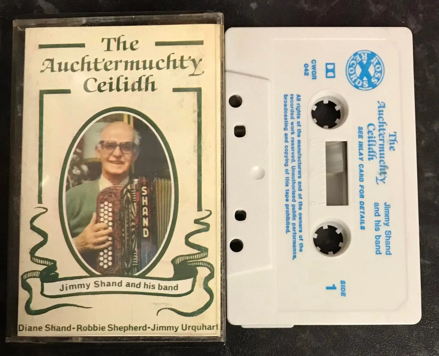 Jimmy Shand and his band, The Auchtermuchty Ceilidh, Ross Records, CWGR 042 Magretro